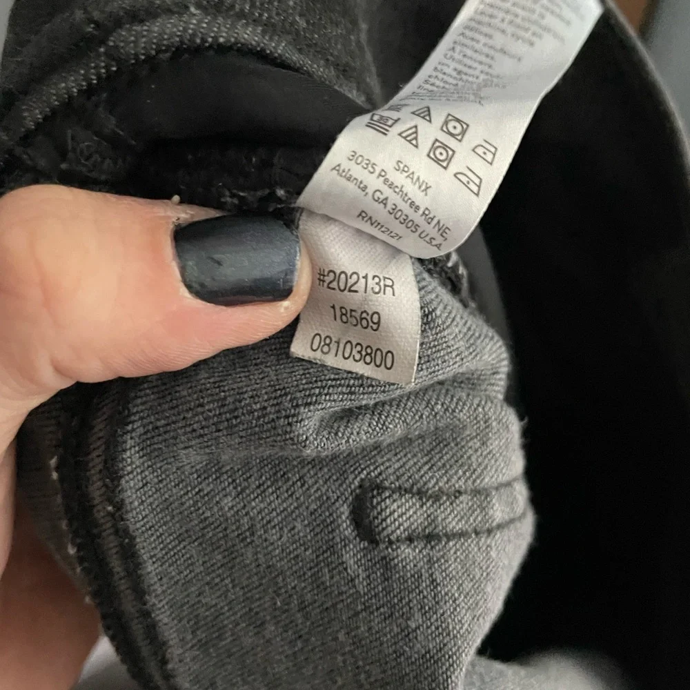 Spanx Vintage Distressed Hem Skinny Jeans Size Medium - Picture 5 of 6